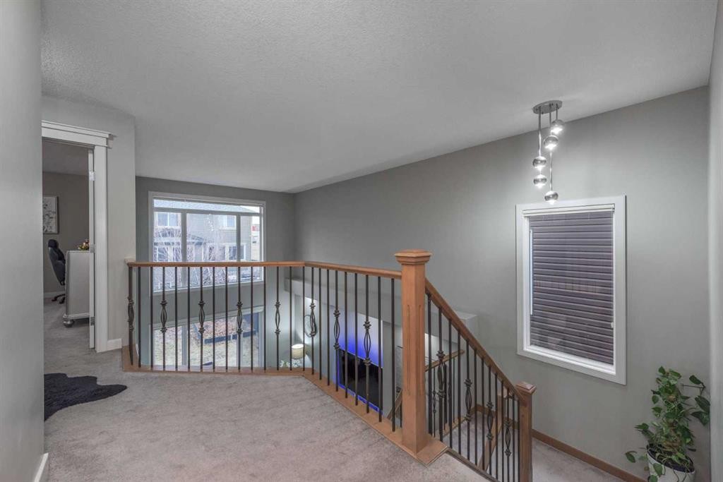 76 Evanspark Circle Nw, Calgary, AB - Indoor Photo Showing Other Room
