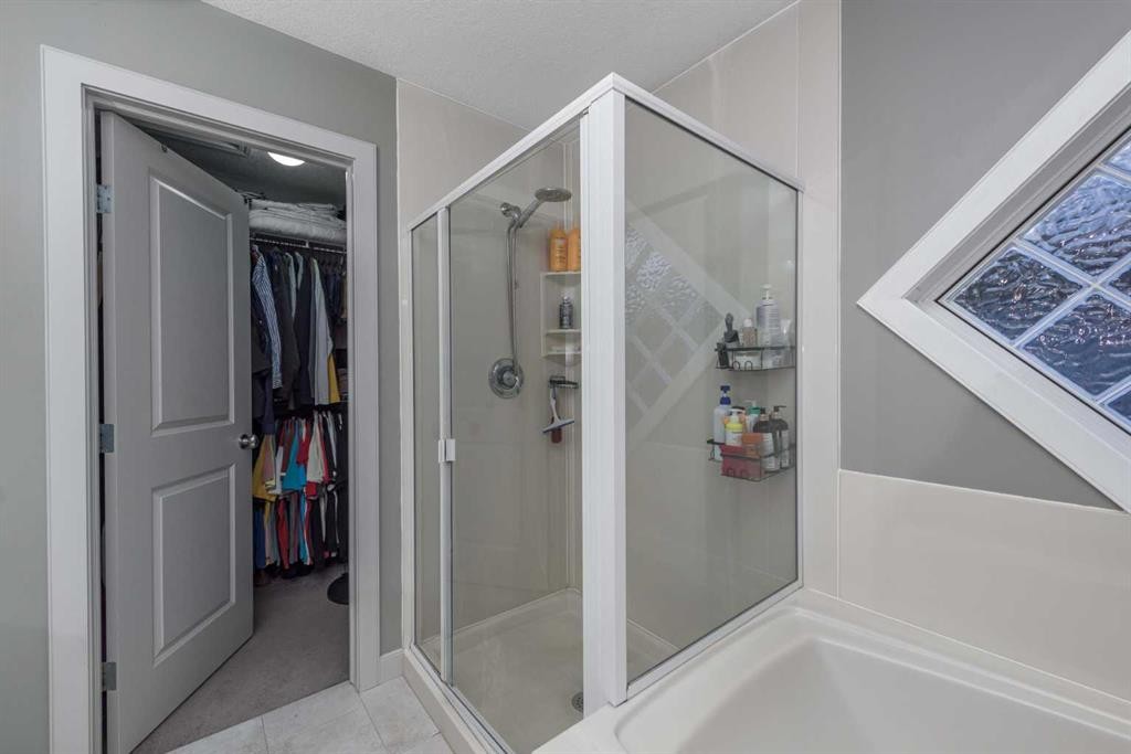 76 Evanspark Circle Nw, Calgary, AB - Indoor Photo Showing Bathroom