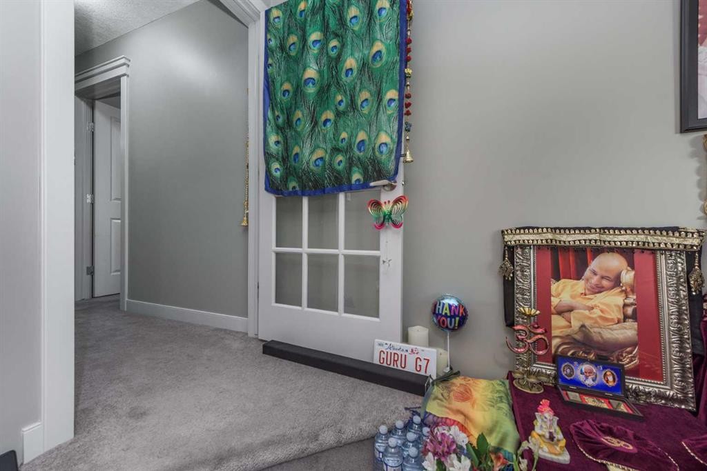 76 Evanspark Circle Nw, Calgary, AB - Indoor Photo Showing Other Room