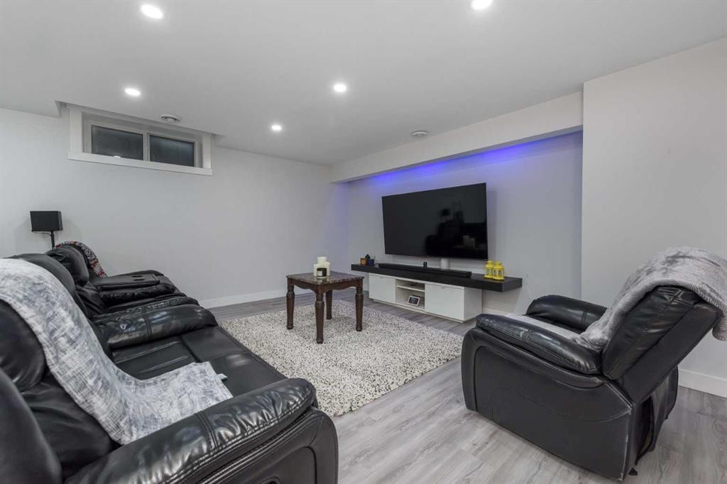 76 Evanspark Circle Nw, Calgary, AB - Indoor