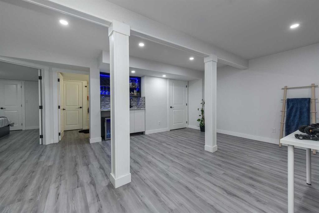 76 Evanspark Circle Nw, Calgary, AB - Indoor Photo Showing Other Room