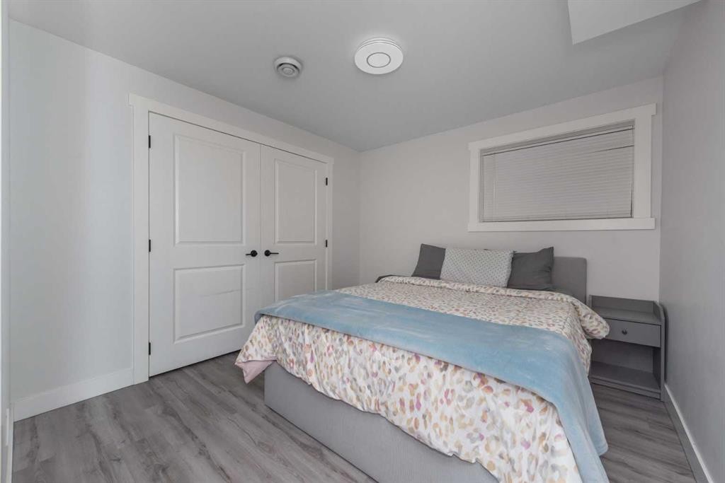76 Evanspark Circle Nw, Calgary, AB - Indoor Photo Showing Bedroom
