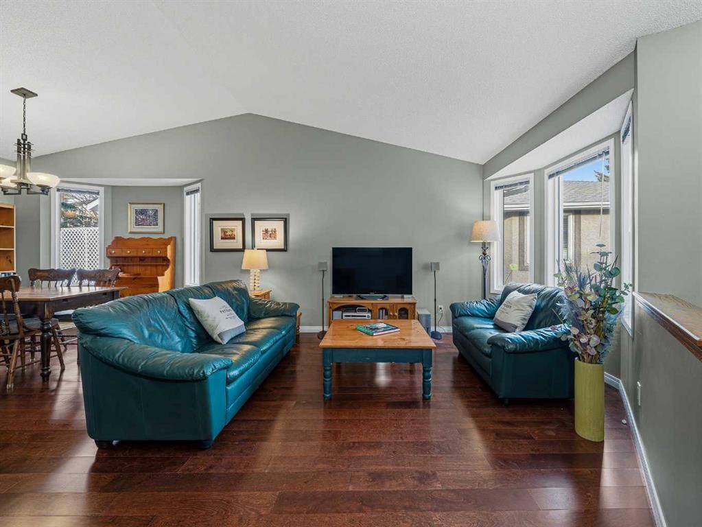 301 Arbour Cliff Close Nw, Calgary, AB - Indoor Photo Showing Living Room