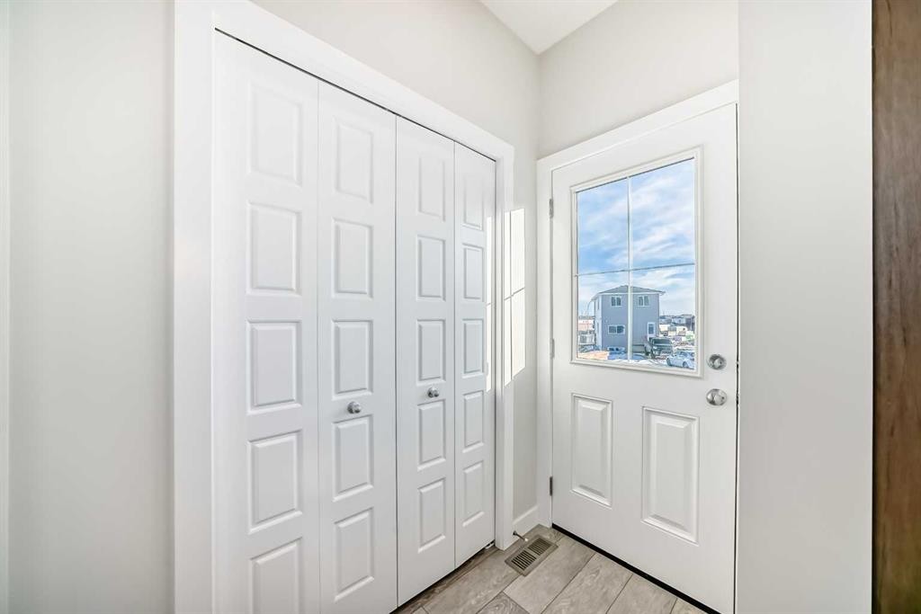 241 Bridgeport Gate, Chestermere, AB - Indoor Photo Showing Other Room