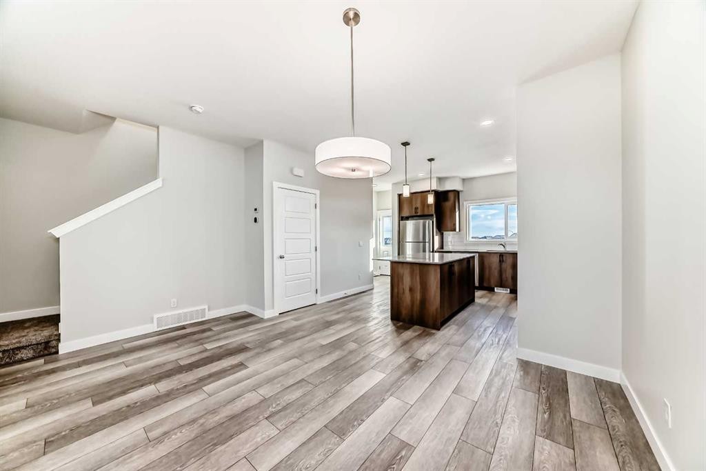 241 Bridgeport Gate, Chestermere, AB - Indoor Photo Showing Kitchen