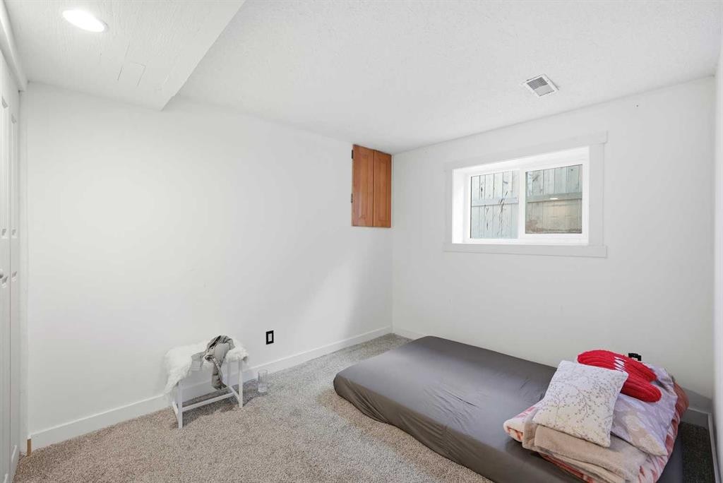 6120 18 Avenue Ne, Calgary, AB - Indoor