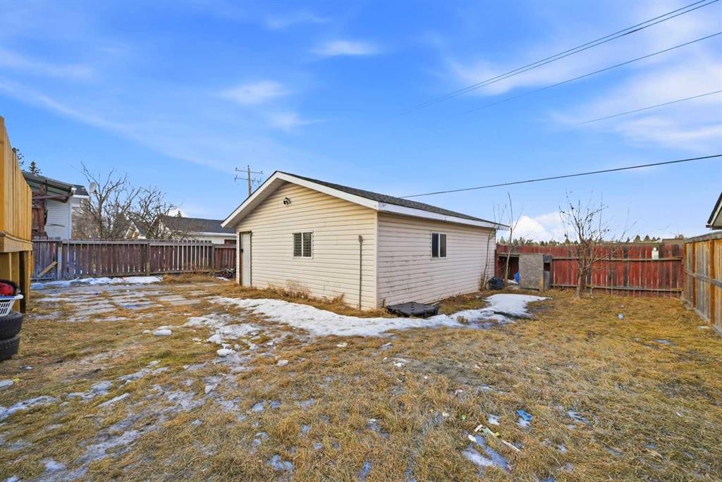 6120 18 Avenue Ne, Calgary, AB - Outdoor