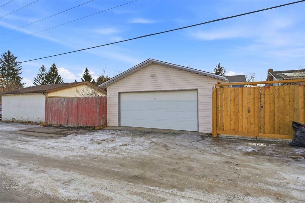 6120 18 Avenue Ne, Calgary, AB - Outdoor