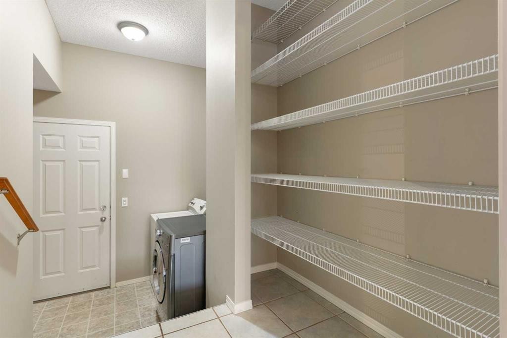 129 Evansbrooke Way Nw, Calgary, AB - Indoor Photo Showing Other Room
