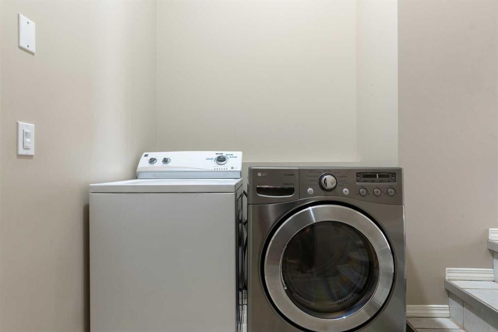129 Evansbrooke Way Nw, Calgary, AB - Indoor Photo Showing Laundry Room