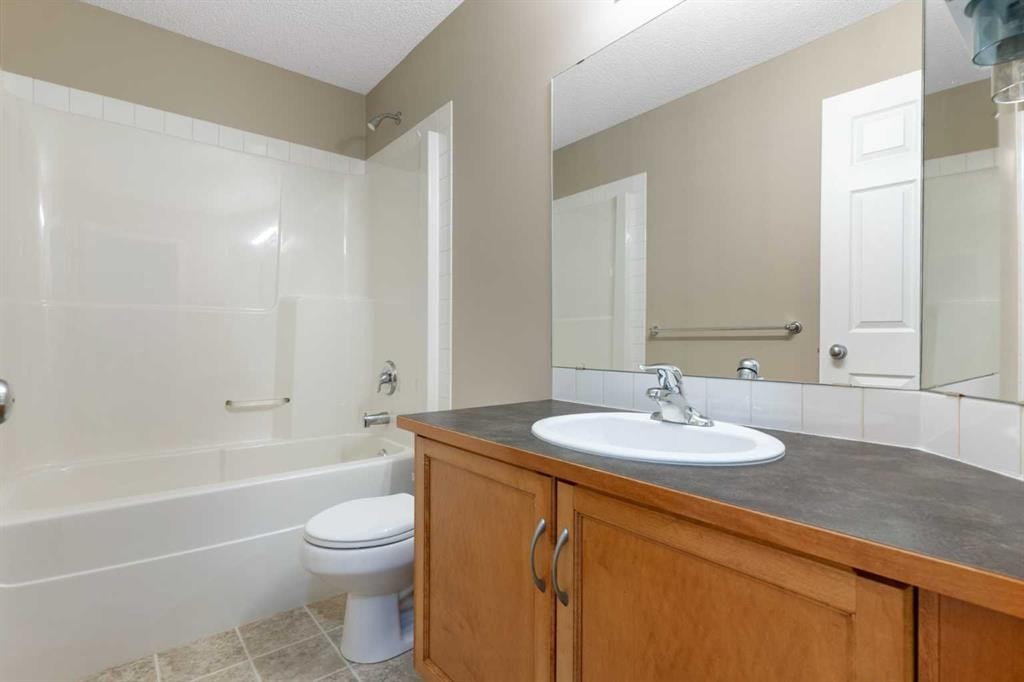 129 Evansbrooke Way Nw, Calgary, AB - Indoor Photo Showing Bathroom