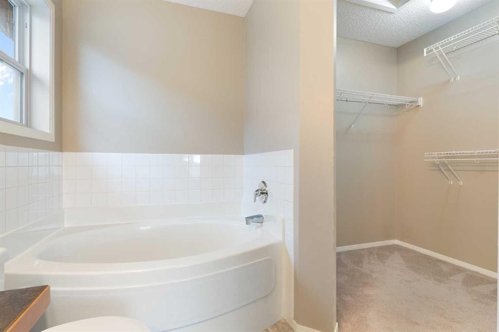 129 Evansbrooke Way Nw, Calgary, AB - Indoor Photo Showing Bathroom