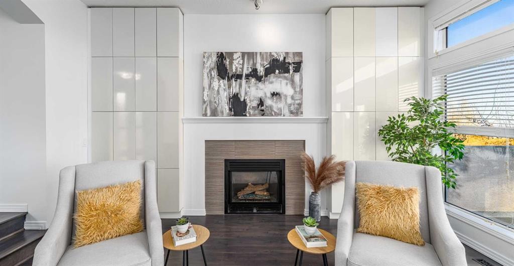 5503 Strathcona Hill Sw, Calgary, AB - Indoor With Fireplace