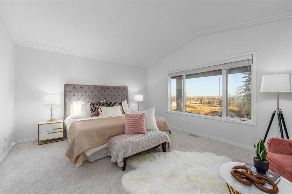 5503 Strathcona Hill Sw, Calgary, AB - Indoor Photo Showing Bedroom