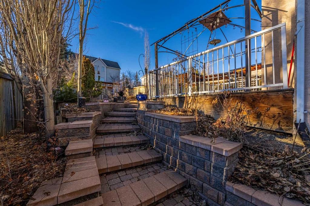 5503 Strathcona Hill Sw, Calgary, AB - Outdoor