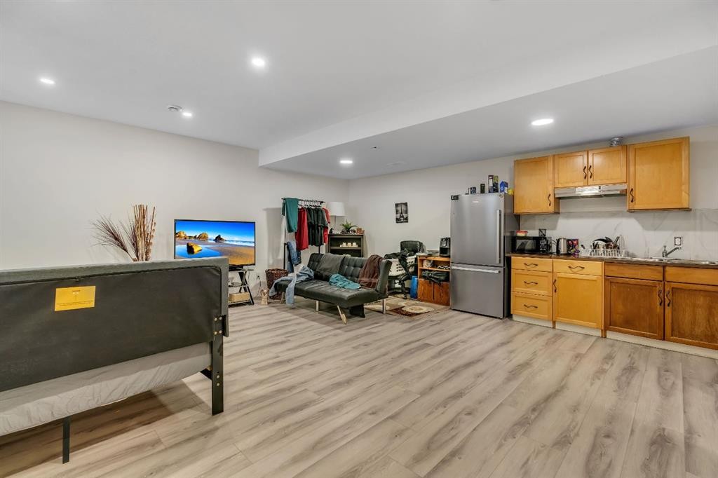 1222 Westmount Drive, Strathmore, AB - Indoor