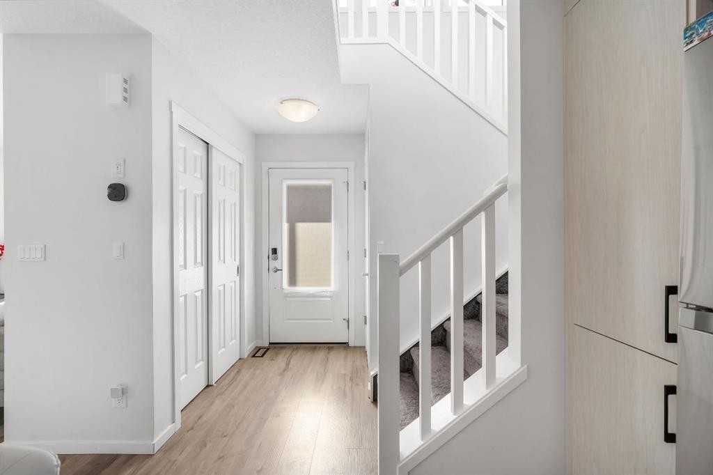 4 Southwinds Gate Sw, Airdrie, AB - Indoor Photo Showing Other Room