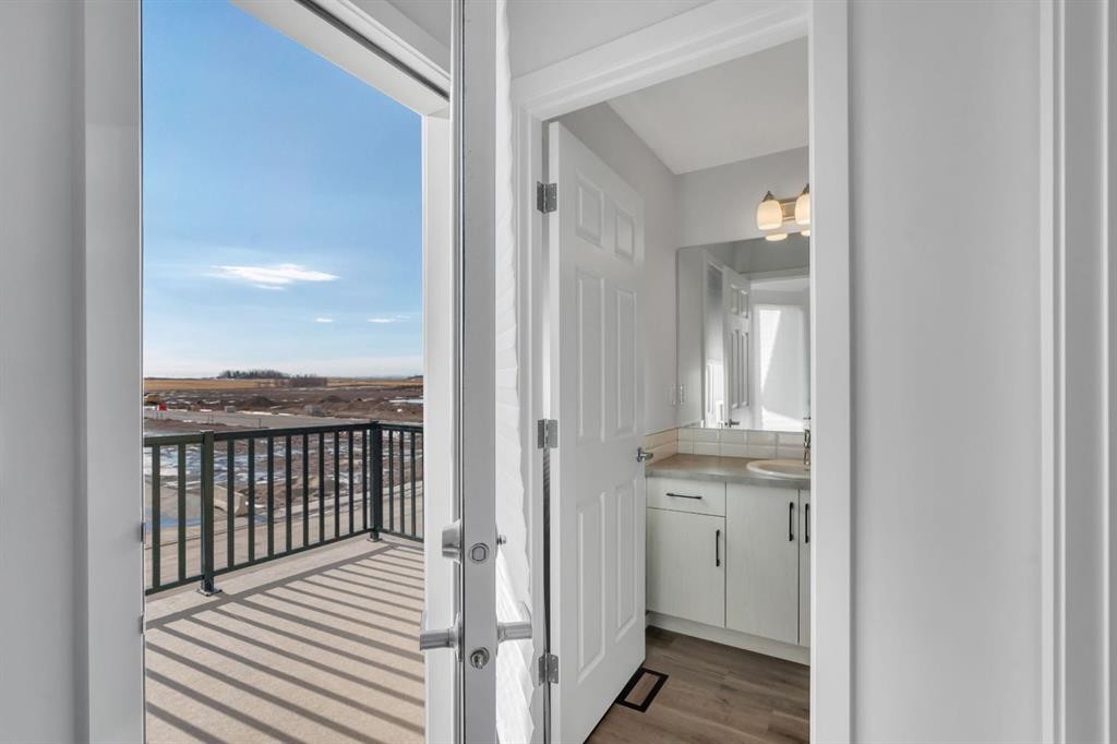 4 Southwinds Gate Sw, Airdrie, AB - Indoor Photo Showing Other Room