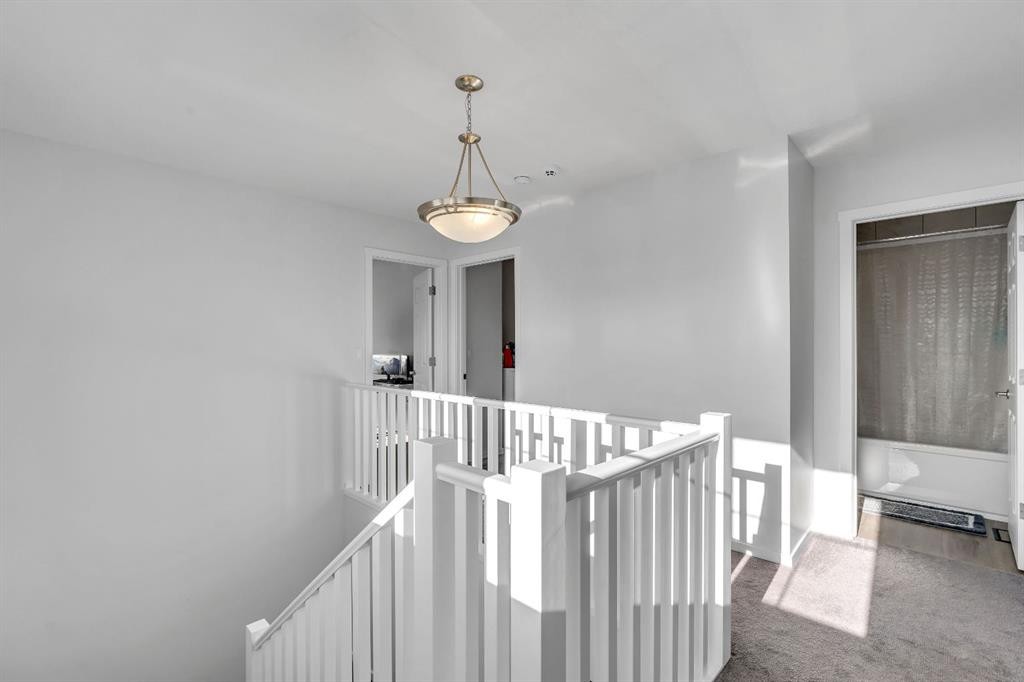 4 Southwinds Gate Sw, Airdrie, AB - Indoor Photo Showing Other Room