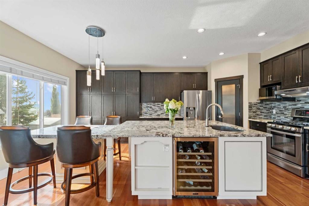 113 Aspen Stone Place Sw, Calgary, AB - Indoor Photo Showing Kitchen With Upgraded Kitchen