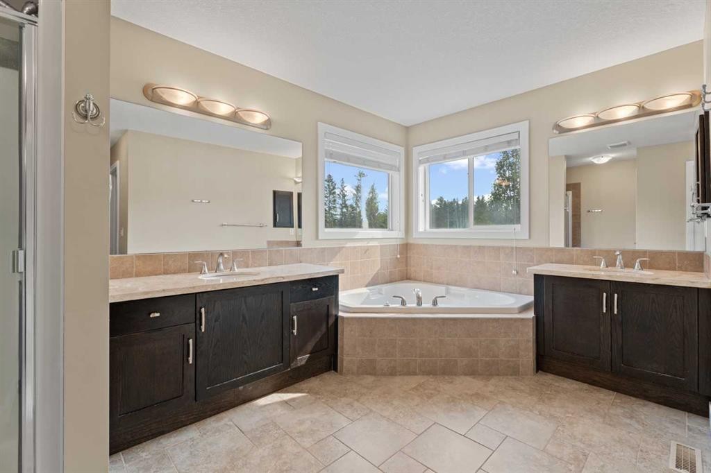 113 Aspen Stone Place Sw, Calgary, AB - Indoor Photo Showing Bathroom