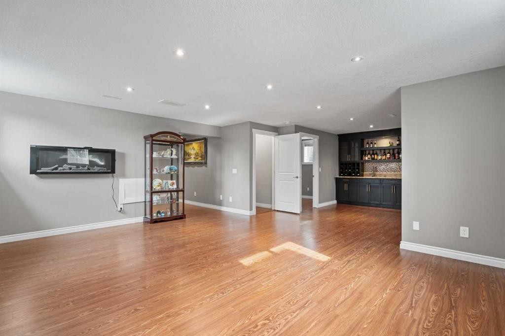 113 Aspen Stone Place Sw, Calgary, AB - Indoor