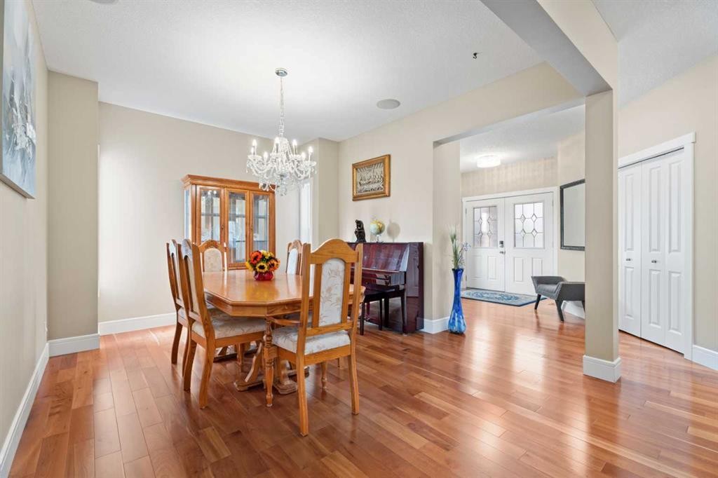 113 Aspen Stone Place Sw, Calgary, AB - Indoor Photo Showing Dining Room