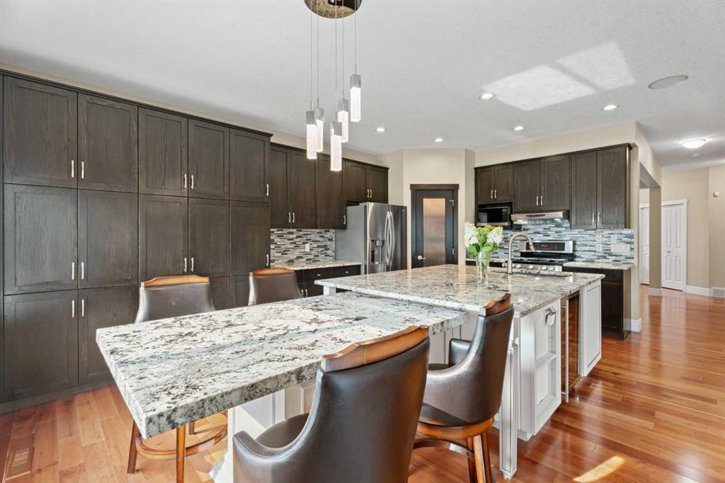 113 Aspen Stone Place Sw, Calgary, AB - Indoor Photo Showing Kitchen With Upgraded Kitchen