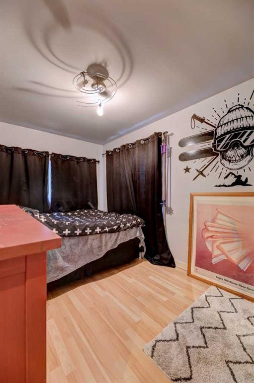 2526 16 Street Se, Calgary, AB - Indoor Photo Showing Other Room