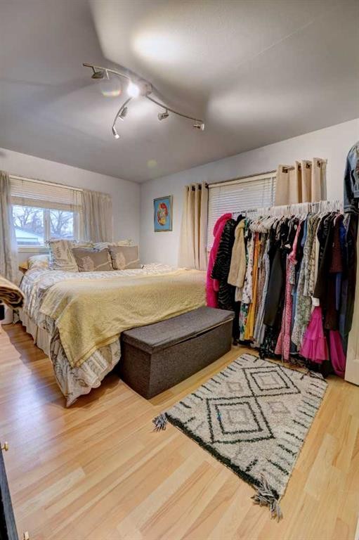 2526 16 Street Se, Calgary, AB - Indoor Photo Showing Bedroom