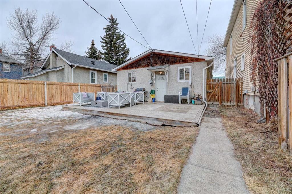 2526 16 Street Se, Calgary, AB - Outdoor With Deck Patio Veranda