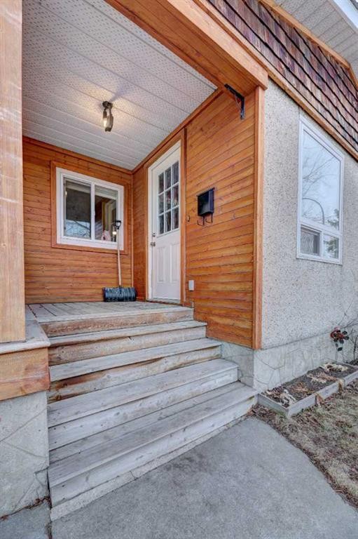 2526 16 Street Se, Calgary, AB - Outdoor With Exterior