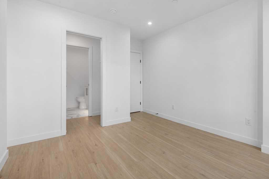 409-8375 Broadcast Avenue, Calgary, AB - Indoor Photo Showing Other Room