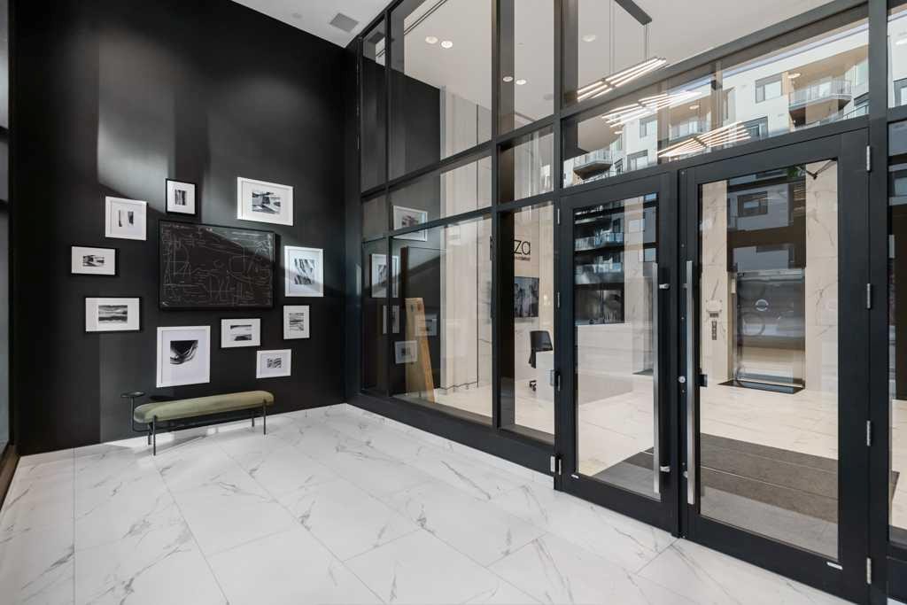 409-8375 Broadcast Avenue, Calgary, AB - Indoor Photo Showing Other Room