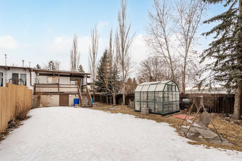 15 A Arlington Bay Se, Calgary, AB - Outdoor