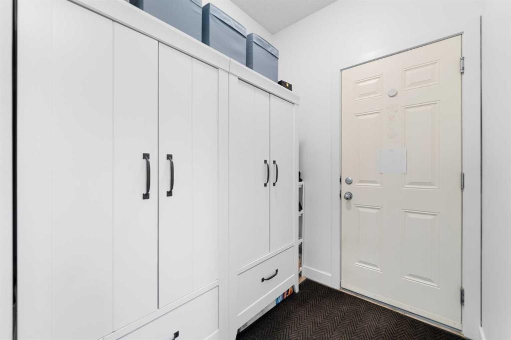 46 Autumn Circle Se, Calgary, AB - Indoor Photo Showing Other Room