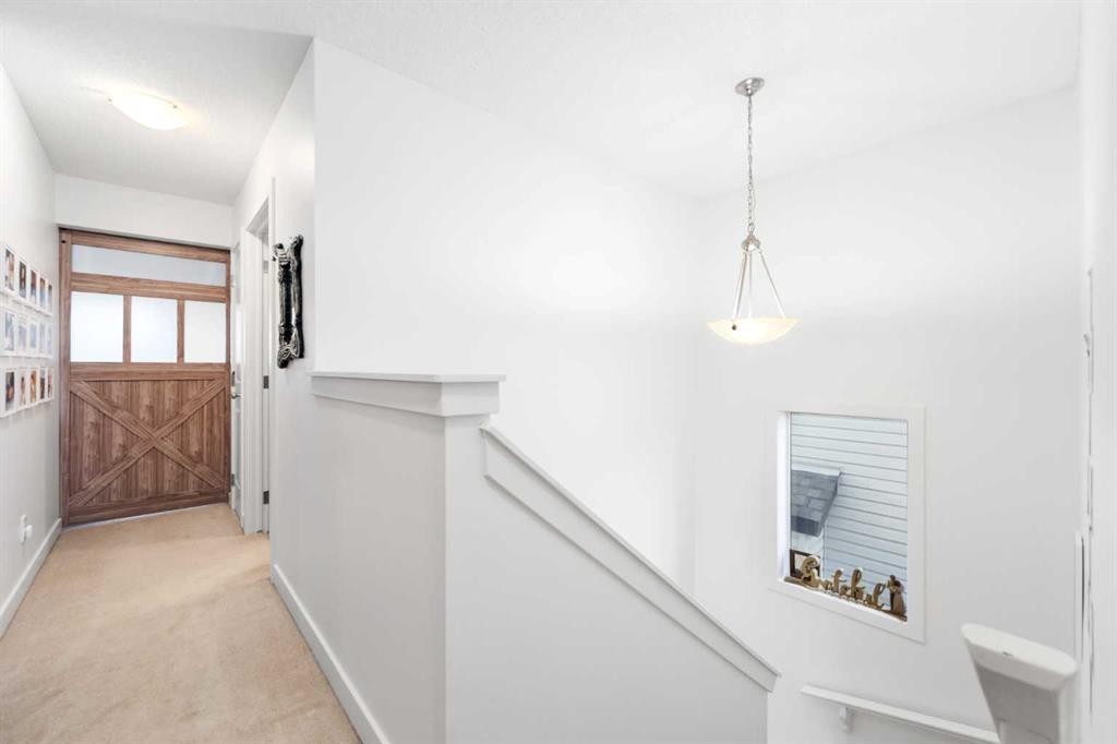 46 Autumn Circle Se, Calgary, AB - Indoor Photo Showing Other Room