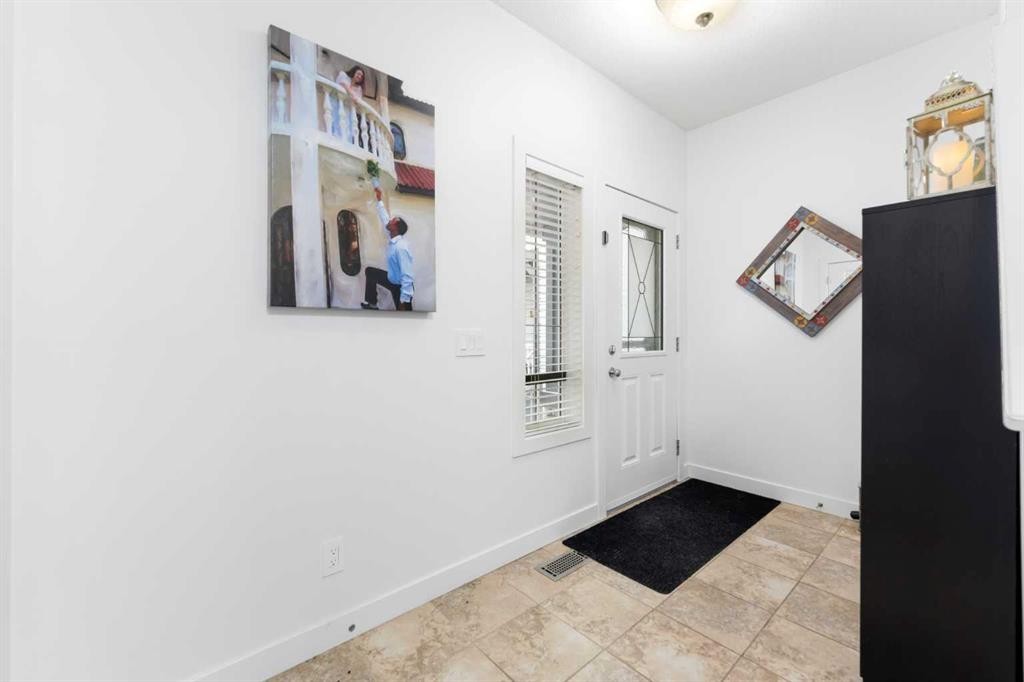 46 Autumn Circle Se, Calgary, AB - Indoor Photo Showing Other Room