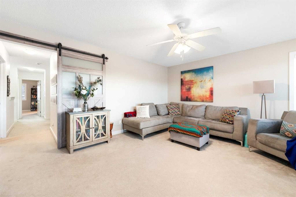 46 Autumn Circle Se, Calgary, AB - Indoor Photo Showing Living Room