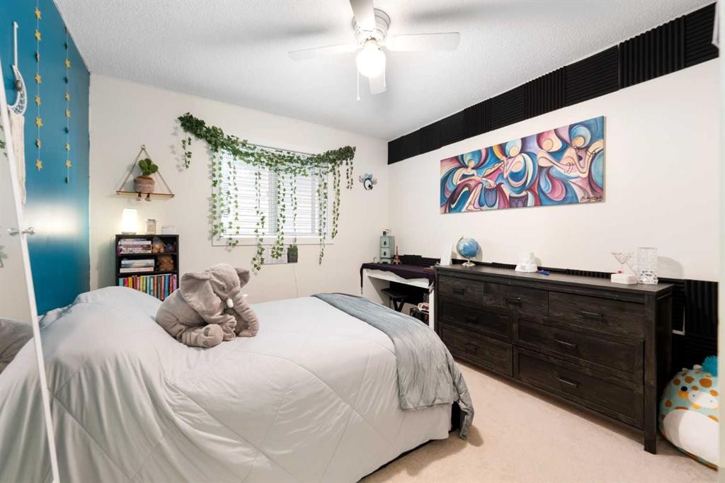 46 Autumn Circle Se, Calgary, AB - Indoor Photo Showing Bedroom