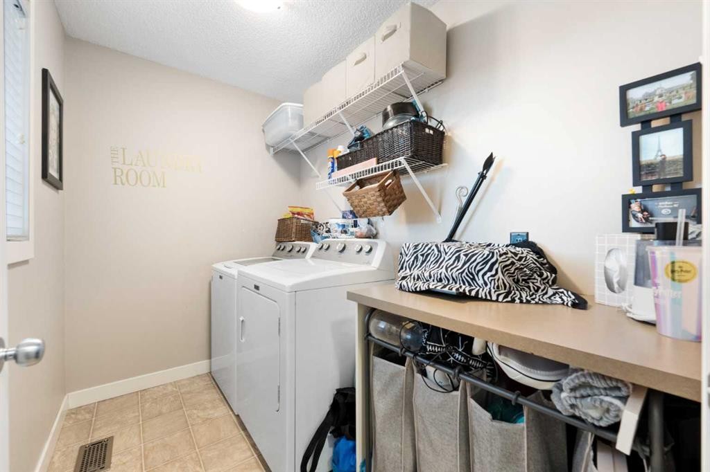 46 Autumn Circle Se, Calgary, AB - Indoor Photo Showing Laundry Room