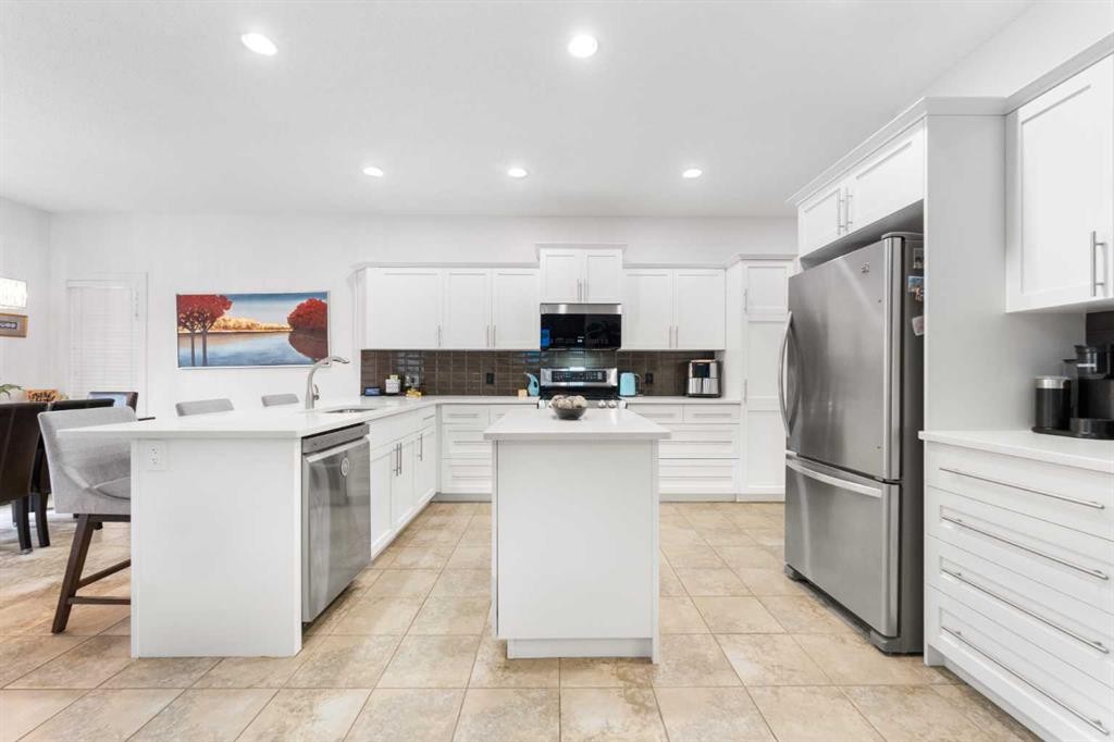 46 Autumn Circle Se, Calgary, AB - Indoor Photo Showing Kitchen With Stainless Steel Kitchen