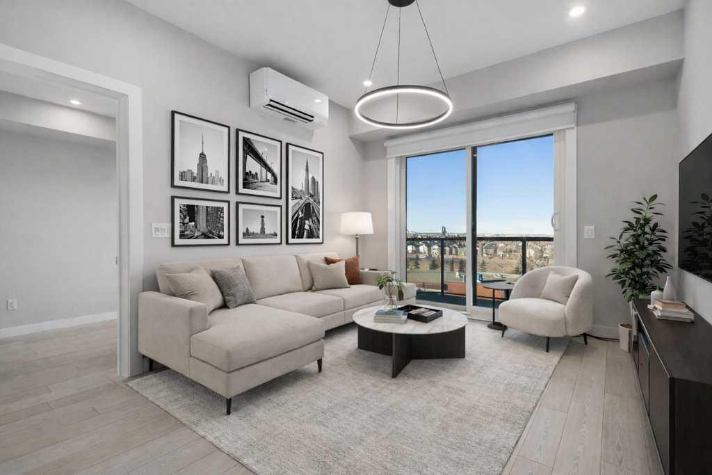 612-8230 Broadcast Avenue, Calgary, AB - Indoor Photo Showing Living Room