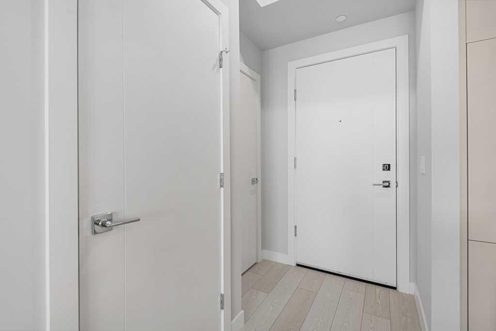 612-8230 Broadcast Avenue, Calgary, AB - Indoor Photo Showing Other Room