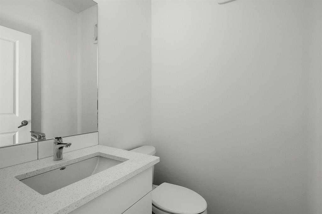 640 Masters Road Se, Calgary, AB - Indoor Photo Showing Bathroom