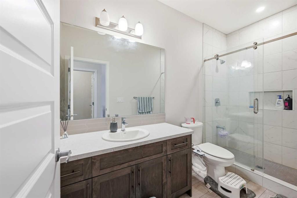 717 Windrow Manor Sw, Airdrie, AB - Indoor Photo Showing Bathroom