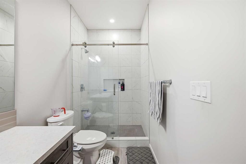 717 Windrow Manor Sw, Airdrie, AB - Indoor Photo Showing Bathroom