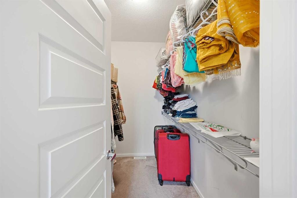 717 Windrow Manor Sw, Airdrie, AB - Indoor