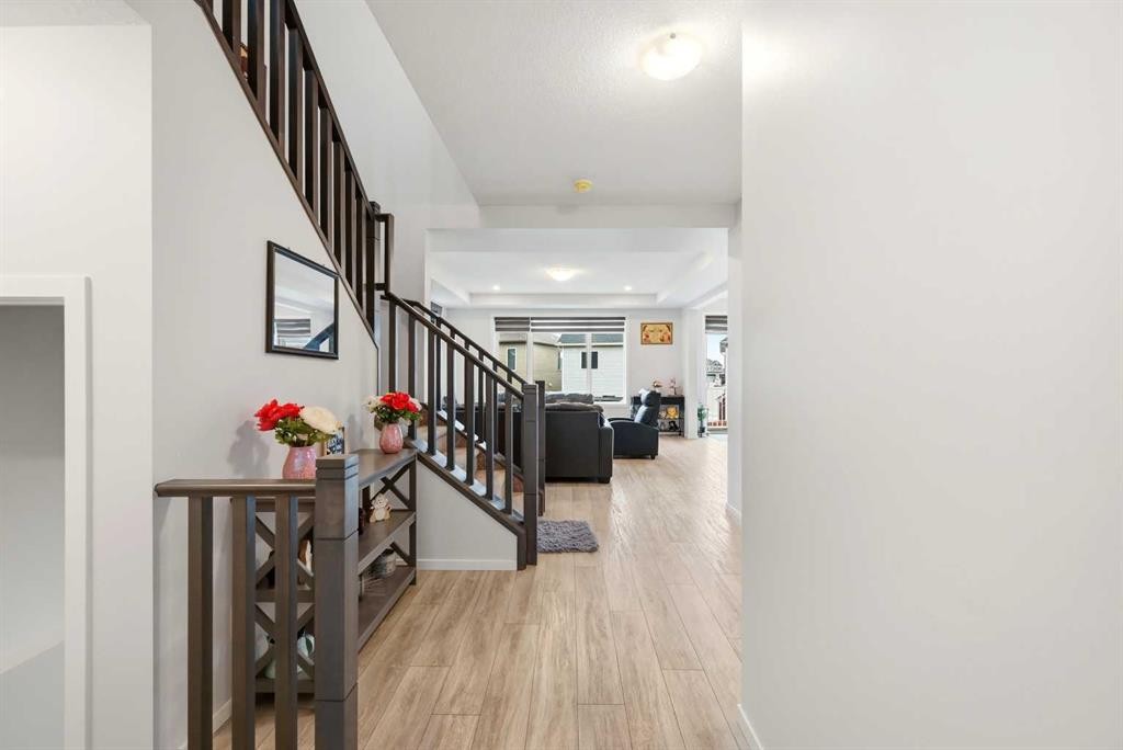 717 Windrow Manor Sw, Airdrie, AB - Indoor Photo Showing Other Room