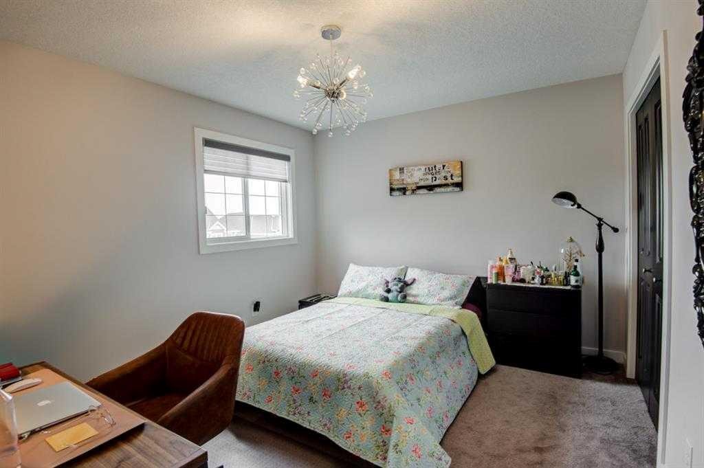 53 Sherwood Square Nw, Calgary, AB - Indoor Photo Showing Bedroom